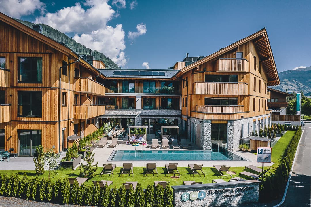 Фасад Elements Resort