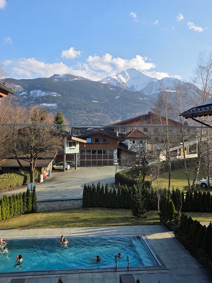 Интерьер Elements Resort